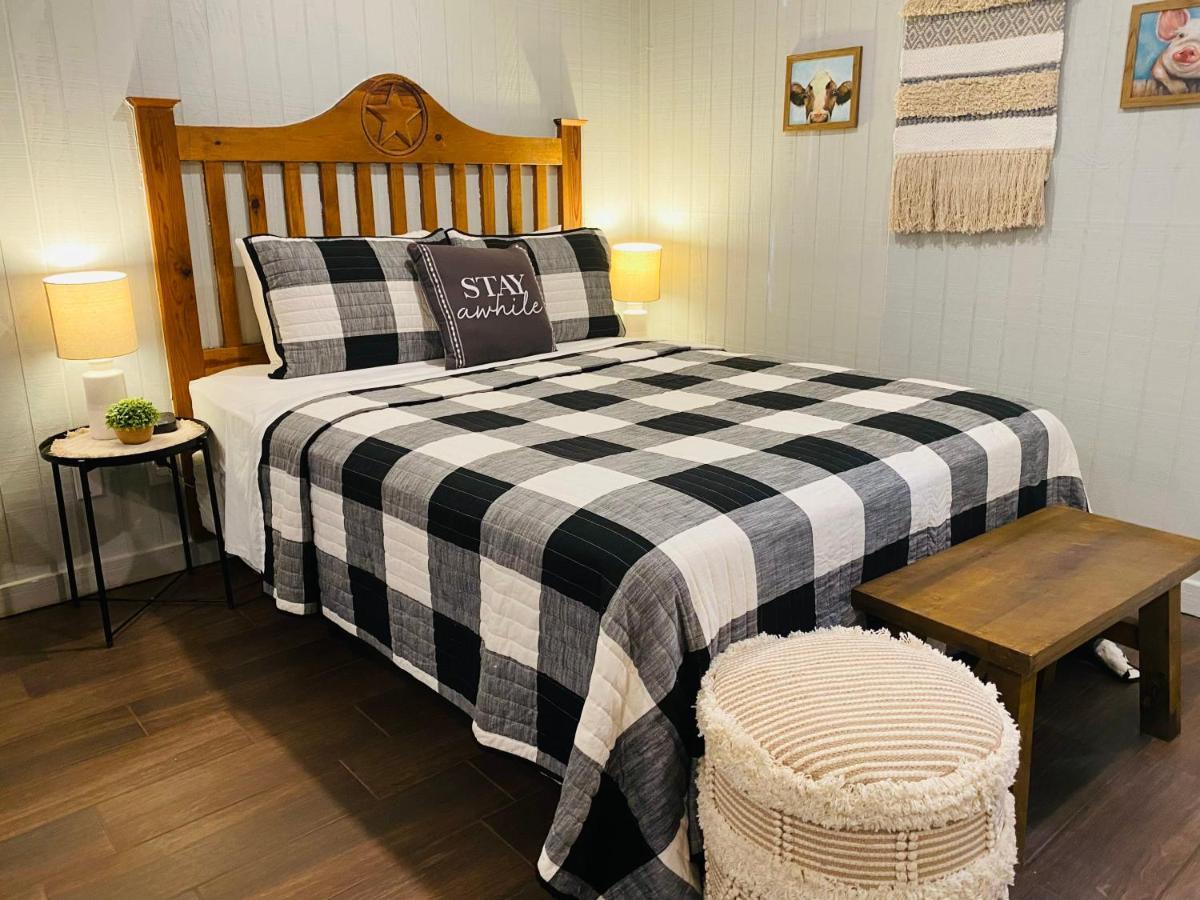 4 Smart 3-Star Hotels Near Figure 3 Ranch Worth Booking