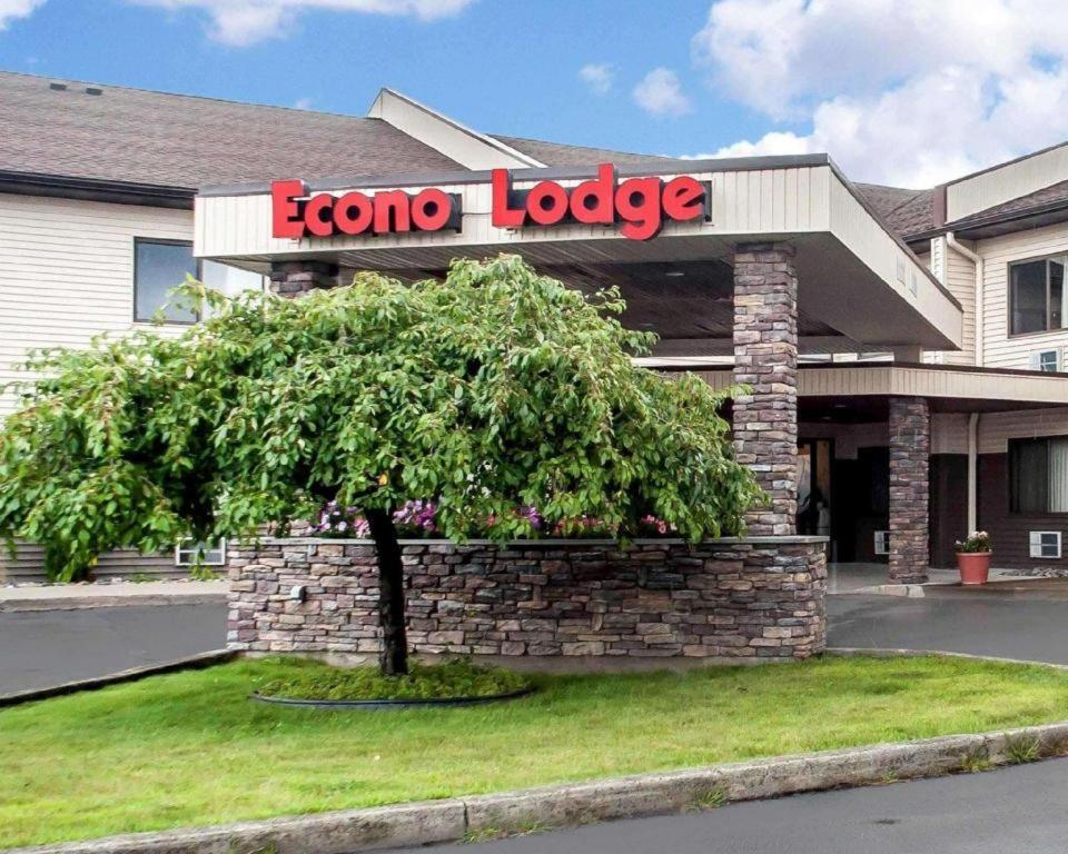 6 Top-Rated Central Hotels In Finger Lakes, NY