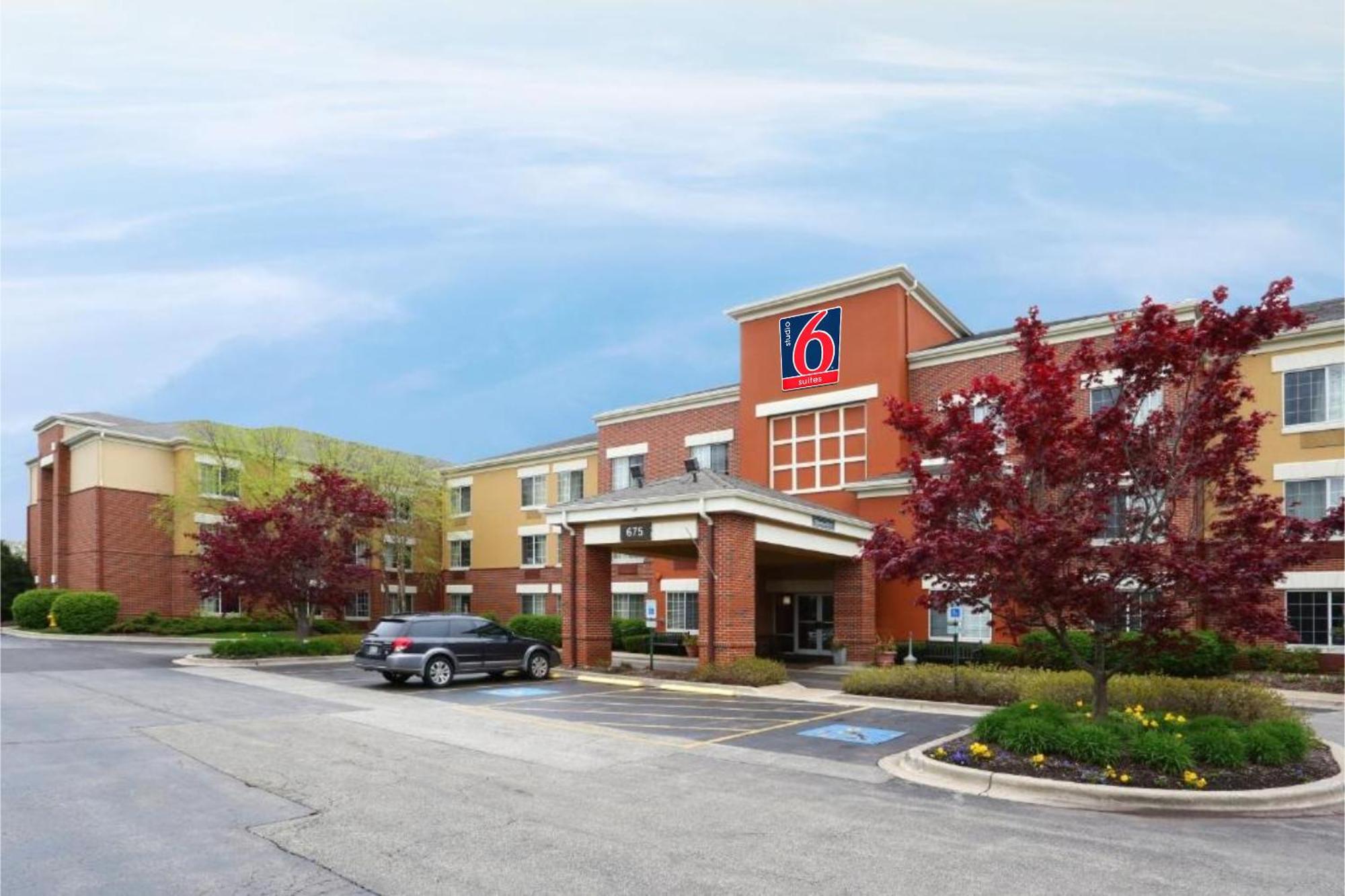 Staying Near Adler Memorial Park: 5 Budget Hotels Compared