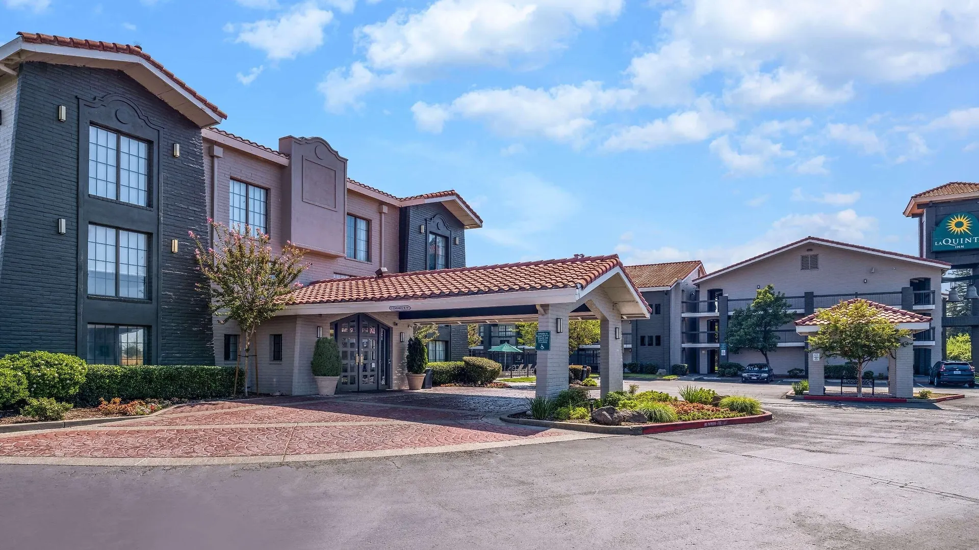 5 Smart Golf Hotels Near Rusch Park Worth Booking