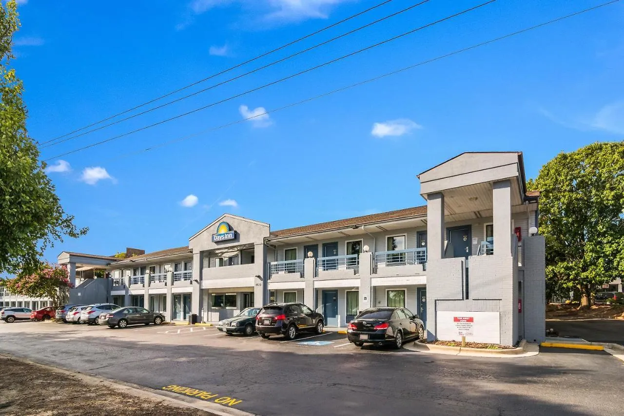 4 Smart 2-Star Hotels Near Pullen Park Worth Booking