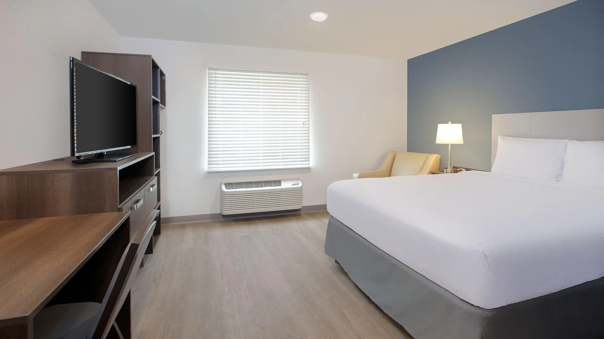 Staying Near Coweta County Recreation Dept: 4 Couple Hotels Compared